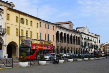 Padova, İtalya - 20 Ekim 2024: İtalya 'daki eski Padova kasabasında