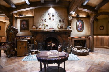 Matamata, Yeni Zelanda - 19 Ocak 2025: Hobbiton 'un Yeni Zelanda' daki bir Hobbit evinin içi