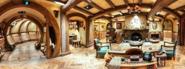 Matamata, Yeni Zelanda - 19 Ocak 2025: Hobbiton 'un Yeni Zelanda' daki bir Hobbit evinin içi