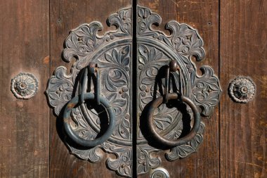 Güney Kore, Seul 'deki Bukchon Hanok köyünün geleneksel kapısı.