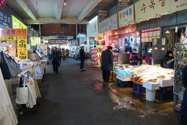 Seul, Güney Kore - 16 Ocak 2025: Güney Kore 'deki Seul pazarı