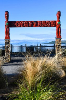 Taupo, Yeni Zelanda - 23 Ocak 2025: Yeni Zelanda 'da Taupo Gölü' nün önünde