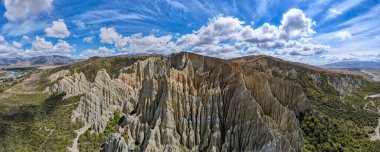 Yeni Zelanda 'daki Clay Cliffs' in insansız hava aracı görüntüsü
