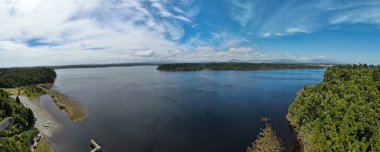 Yeni Zelanda Mahinapua Gölü insansız hava aracı görüntüsü