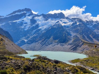 Yeni Zelanda 'daki Cook Dağı ve Mueller Gölü' ne bak