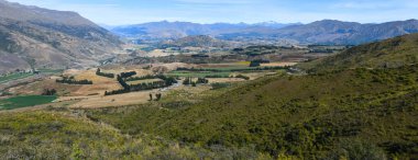 Crown Range Yolu 'ndan Queenstown' a Yeni Zelanda 'daki Manzarayı Göster