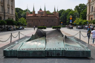 Cracow, Polonya - 7 Haziran 2025: Polonya 'da Krakow' daki Matejko Meydanı