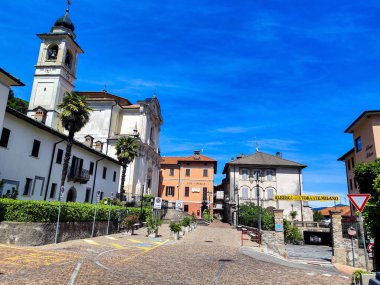 İHA görüntüsü San Gemolo Badia 'da Ganna, İtalya