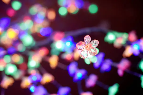 Bunte Lichter Bokeh Aus Dekorativen Leuchtenden Blumengirlanden Urlaub Verschwommener Festlicher — Stockfoto