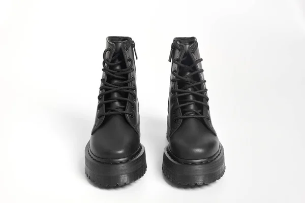 Zwarte Vrouwen Bestrijden Laarzen Hoge Hiel Platform Met Sleepzolen Geïsoleerde — Stockfoto
