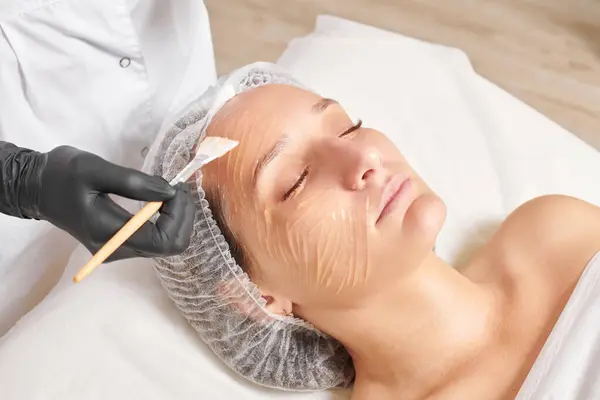 Beautician Applies Honey Mask Woman Face Moisturize Face Skin Aging — Stock Photo, Image
