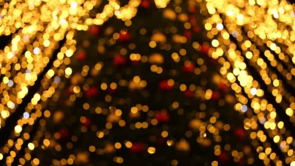 Luzes Cintilantes Borradas Guirlandas Árvore Natal Ano Novo Decoradas Bolas — Vídeo de Stock