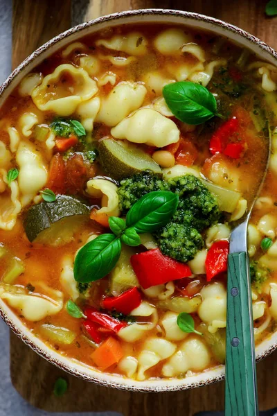 Sopa Minestrone Con Pesto Top Veiw Style Enfoque Hugge Selective —  Fotos de Stock