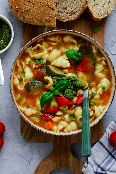 Minestrone Soup Pesto Top Veiw Style Hugge Selective Focus — 스톡 사진