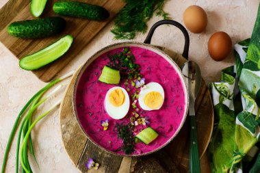 Litvanya 'nın soğuk borsch' u, geleneksel soğuk çorba.