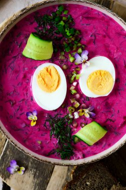 Litvanya 'nın soğuk borsch' u, geleneksel soğuk çorba.