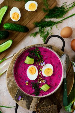 Litvanya 'nın soğuk borsch' u, geleneksel soğuk çorba.