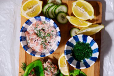 İsveç karides salatası Skagenror.Üst veiw.Seçici odak