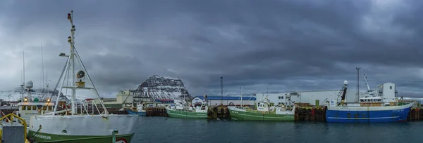 Vista Marina Com Escunas Pesca Cidade Piscatória Grundarfjordur Islândia — Fotografia de Stock