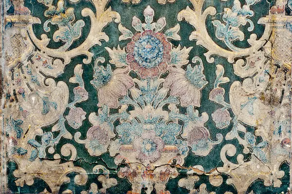Antiker Blumenteppich Detaillierte Ansicht Eines Antiken Kunstvollen Tapetentapeten Wandgemäldes Mit lizenzfreie Stockfotos
