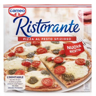 Cameo Ristorante pesto sfizioso, beyaz arka planda izole edilmiş donmuş pizza paketi.
