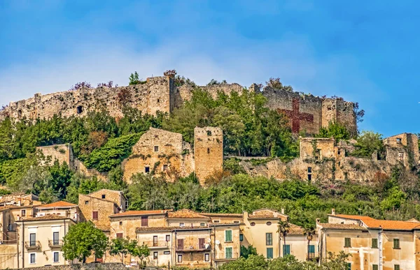 stock image Vicalvi village with the ruins of the 11th century Lombard castle on top of the hill located amid the Italian Apennine mountains of the south-east Lazio region