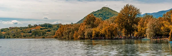 Живописный Весенний Пейзаж Природного Заповедника Posta Fibreno Lake Фоне Национального — стоковое фото