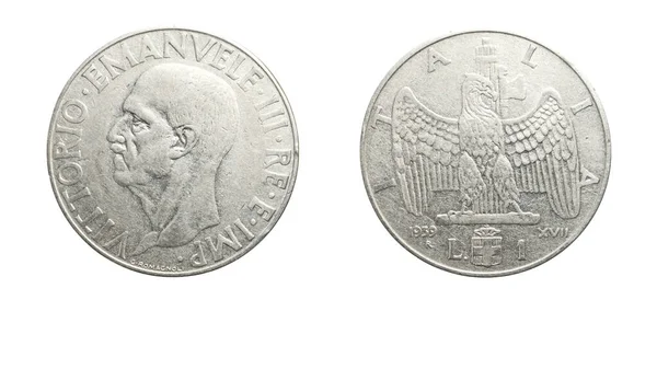 İtalyan sikkesi 1 lira Vittorio Emanuele III yıl 1939 ters ve ters yüz beyaz arka plan, makro yakın çekim