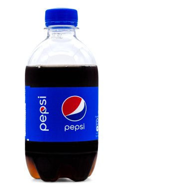 Pepsi PET, meşrubat şişesi, beyaz arka planda izole edilmiş ürün.