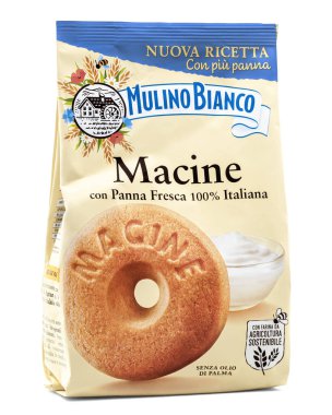 Barilla Mulino Bianco Macine, taze kremalı bisküvi paketi, beyaz arka planda izole edilmiş İtalyan ürünü.