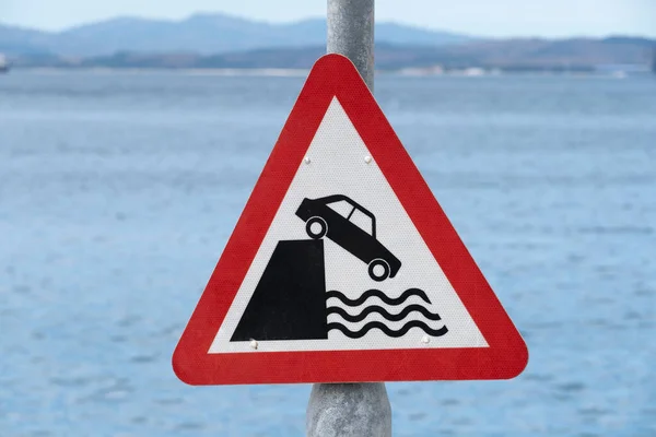 Red Triangle Warning Sign Making Drivers Aware Vehicle Could Fall — Stock Photo, Image