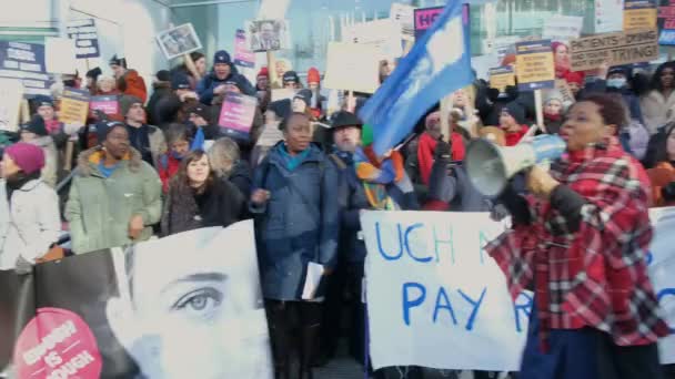 London 18Th January 2023 Striking Nurses Placards Banners Demonstrating Main — Stock videók