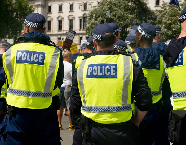 Londen Verenigd Koninkrijk Juli 2016 Black Lives Matter Oproerpolitie Begeleidt — Stockfoto