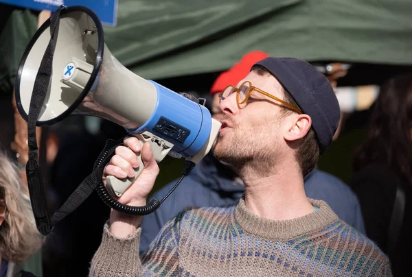 Londres Reino Unido Marzo 2023 Manifestante Usando Megáfono Demostración Nacional —  Fotos de Stock
