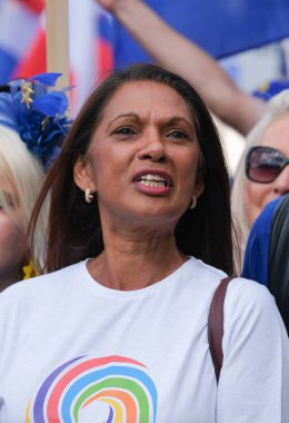 Londra, İngiltere. 23 Eylül 2023. Brexit karşıtı Ulusal Yeniden Katılım Yürüyüşü 'nün kurucusu Gina Miller, İngiltere' yi Avrupa Birliği 'ne yeniden katılmaya çağırdı..