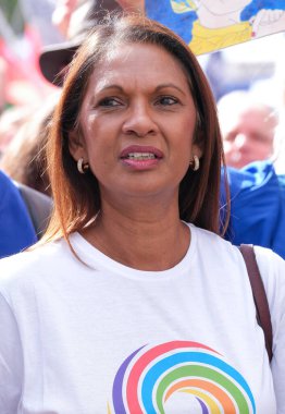 Londra, İngiltere. 23 Eylül 2023. Brexit karşıtı Ulusal Yeniden Katılım Yürüyüşü 'nün kurucusu Gina Miller, İngiltere' yi Avrupa Birliği 'ne yeniden katılmaya çağırdı..