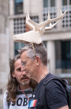 Londra, İngiltere. 22 Haziran 2024. Doğayı Yenile Protestocuları Londra 'daki gösteriyi protesto ederek, doğa ve iklim acil durumları hakkında acil siyasi eylem çağrısında bulundular.