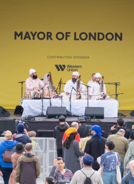 Londra İngiltere. 6 Nisan 2024. Kirpal Singh Panesar, Sih kültürünü ve Sih takvimindeki geleneksel bahar hasadını kutlamak için Trafalgar Meydanı 'ndaki Vaisakhi Festivali' nde sahne alacak..