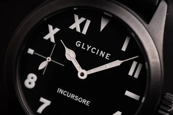 Bologna イタリア 2020年10月 Glycine Incurroreカリフォルニア文字盤ウォッチ Glycine Watchは1914年に設立されたスイスの腕時計メーカーで スイスのビエンヌに拠点を置いています — ストック写真