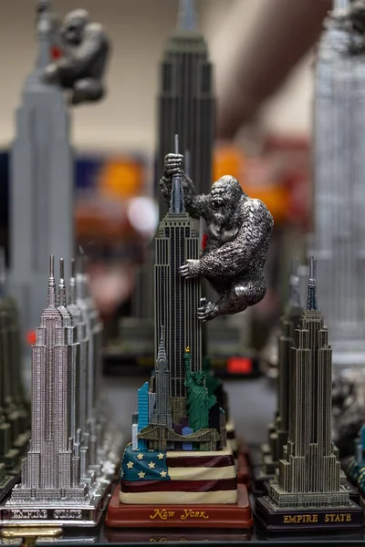 Nueva York Febrero 2020 King Kong Ahorcado Souvenirs Empire State —  Fotos de Stock