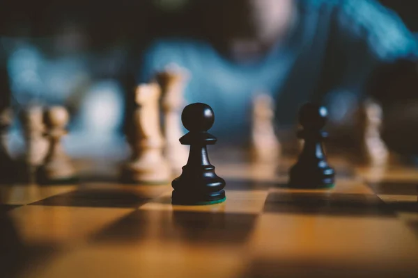 Πιόνι Κοντά Παίζει Σκάκι Στο Σπίτι Σκακιστικό Φόντο Φιλτραρισμένη Εικόνα — Φωτογραφία Αρχείου