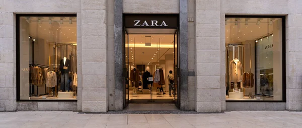 Verona Italie Octobre 2020 Zara Store Zara Est Détaillant Espagnol — Photo