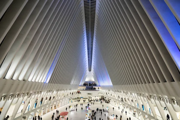 2020年2月1日 一个世界贸易中心路径站的浩瀚的内部景观 它是由建筑师和工程师圣地亚哥 卡拉特拉瓦设计的 — 图库照片