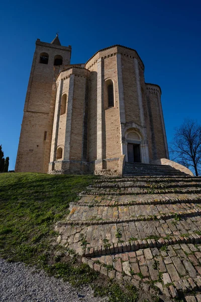 Eski Kilise Santa Maria Della Rocca Manzaralı Offida Marche Bölgesi — Stok fotoğraf