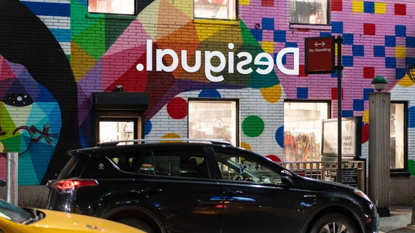 Νεα Υορκη Φεβρουαριοσ 2020 Desigual Shop Desigual Κατασκευάζει Είδη Ένδυσης — Φωτογραφία Αρχείου