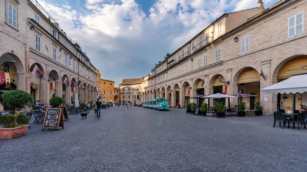 Fermo Włochy Włochy 2020 Piazza Del Popolo Główny Plac Miejski — Zdjęcie stockowe