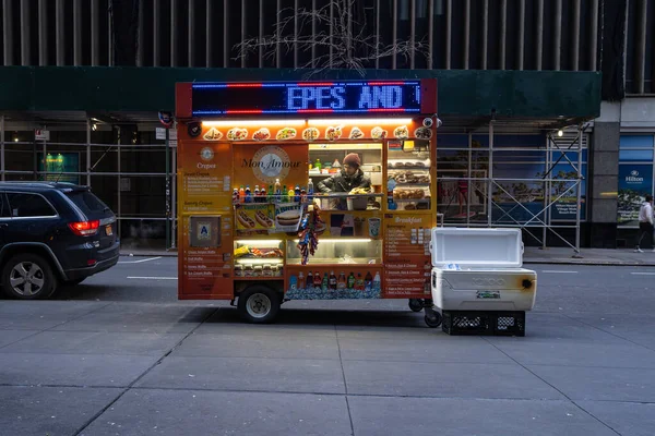 Nova Iorque Fevereiro 2020 Vendedor Alimentos Manhattan Cultura Alimentar Nova — Fotografia de Stock