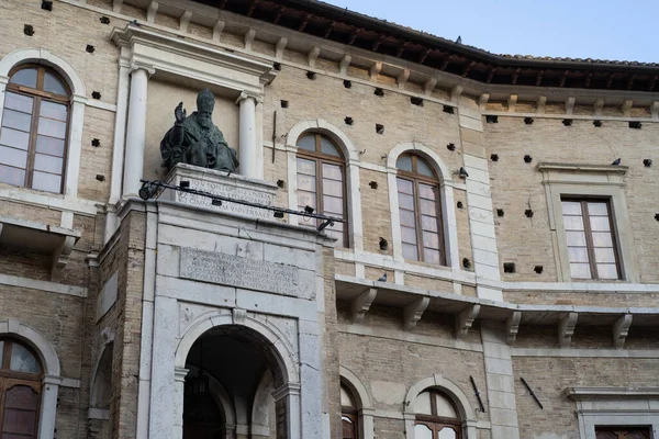 Fermo Włochy Grudzień 2019 Piazza Del Popolo Pałac Priori Główny — Zdjęcie stockowe