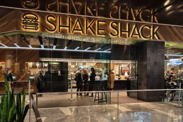 New York February 2020 Shake Shack Store Manhattan American Fast — Stock Photo, Image