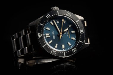 BOLOGNA, İtalya - Nisan 2021 Seiko 62 Mas dalgıç saati. Seiko, saat ürünleri, hassas enstrümanlar ve mekanik üreten bir Japon şirketidir. İllüstrasyon Editörü.